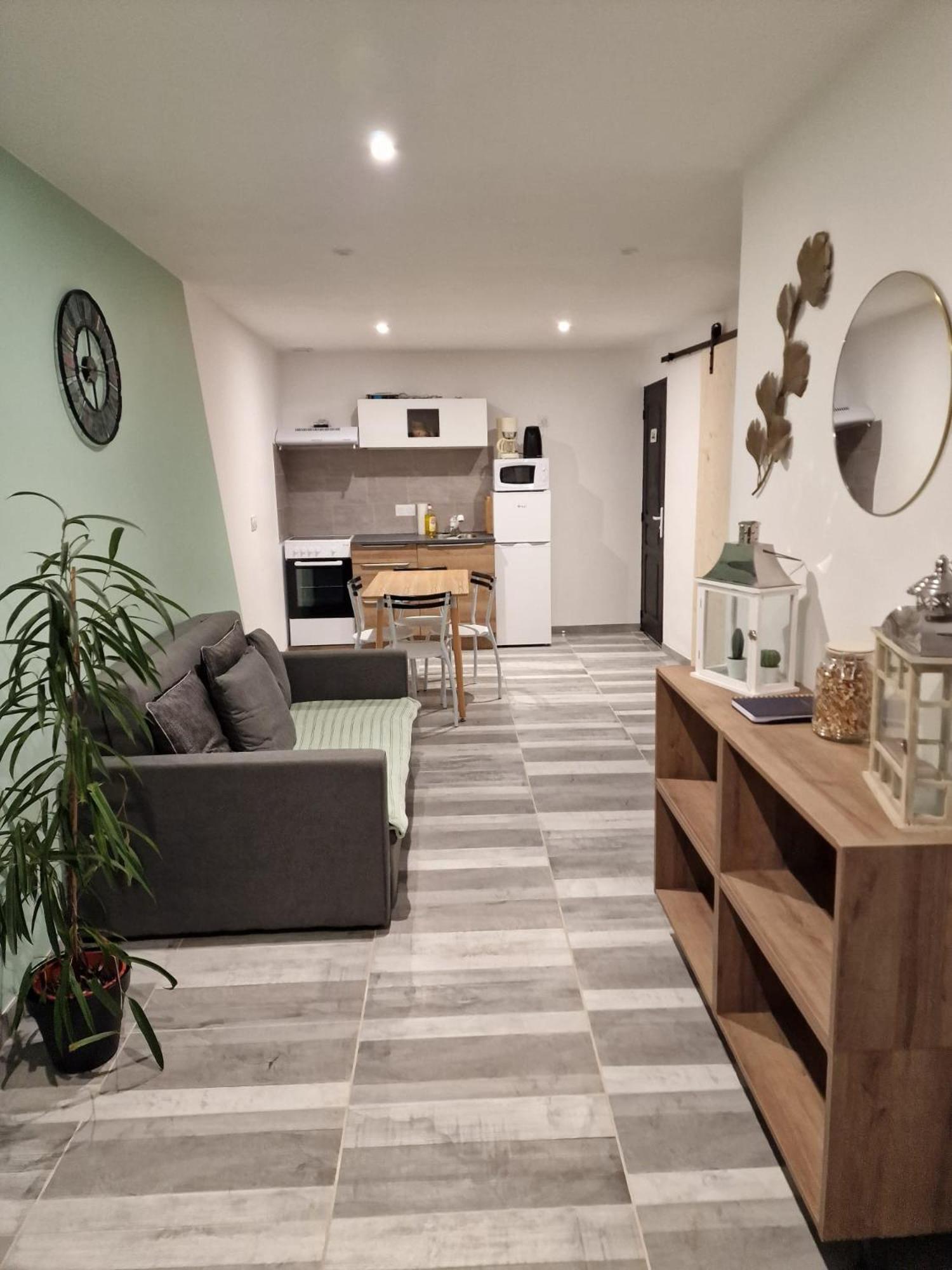 Comme A La Maison Gannat Extérieur photo